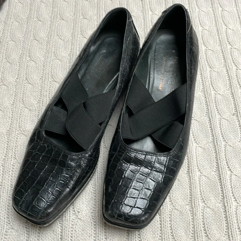 Women’s 8M Donald Pliner Pela Mary Jane Wedge Pump Heels Black Croc Print xcross